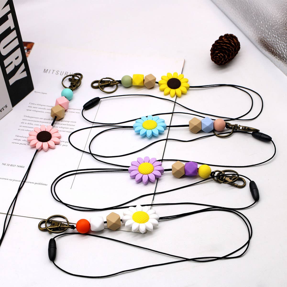 SIMPLE SILICONE BEAD FLOWER LANYARD KEYCHAIN_CWMM1578
