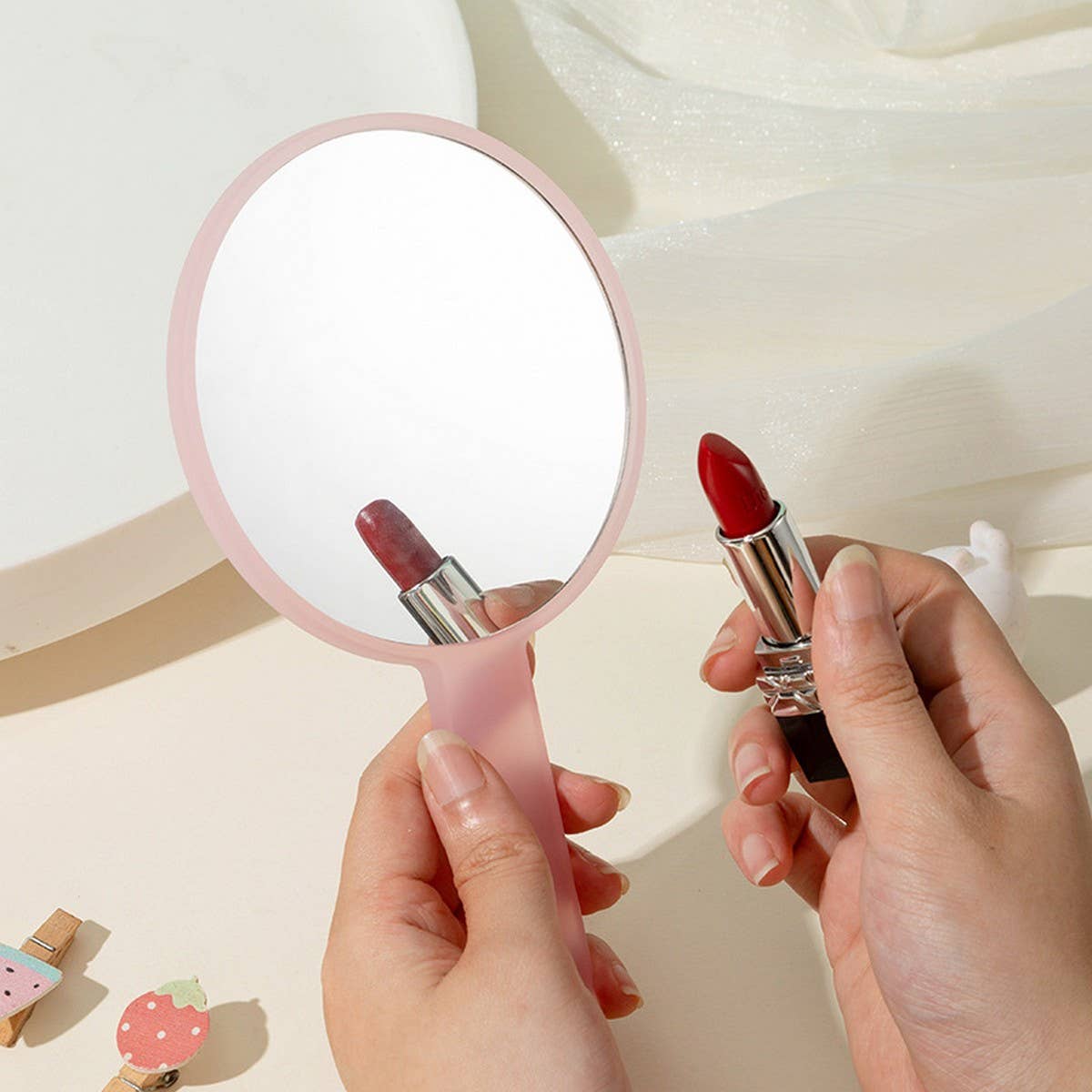 CWMM6948_PORTABLE CARTOON PRINT GIRL HANDLE MIRROR