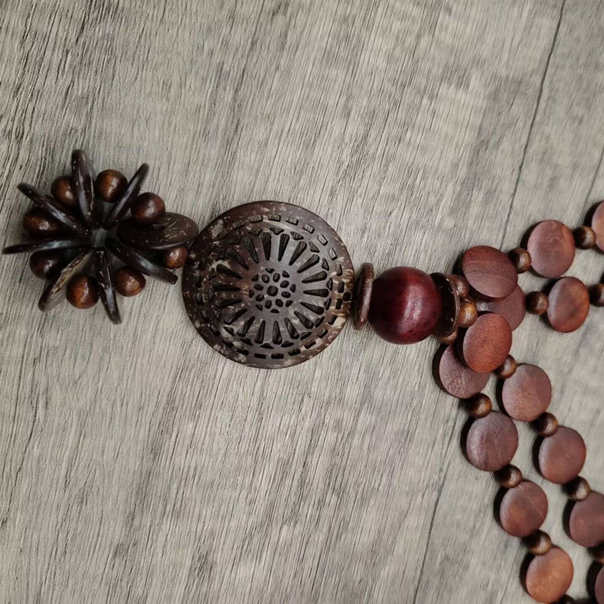ETHNIC COCONUT SHELL AND WOOD MULTI LAYER NECKLACE_CWMM4854