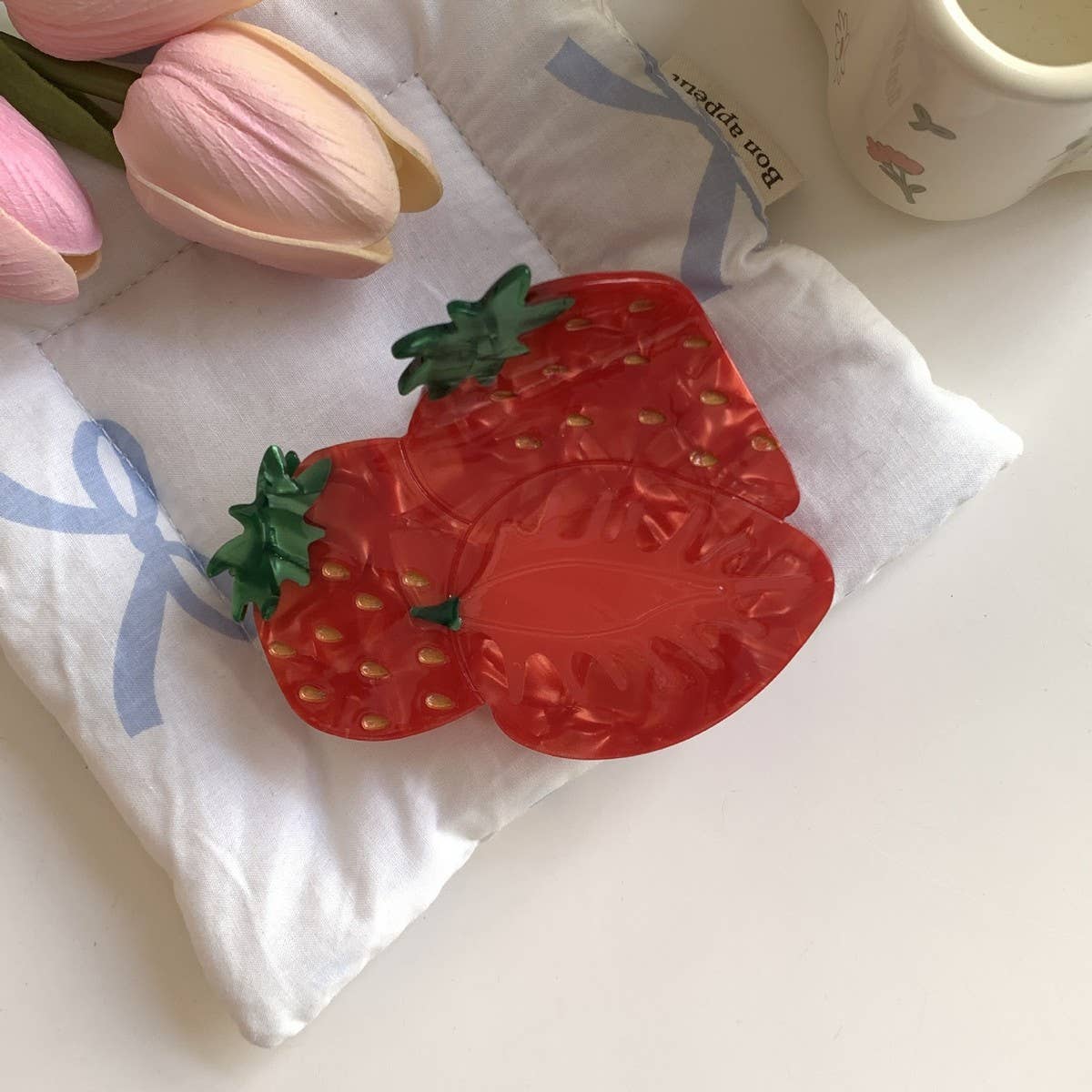 CWAHA07735_SUMMER FRUIT STRAWBERRY DURIAN ACRYLIC HAIR CLAW