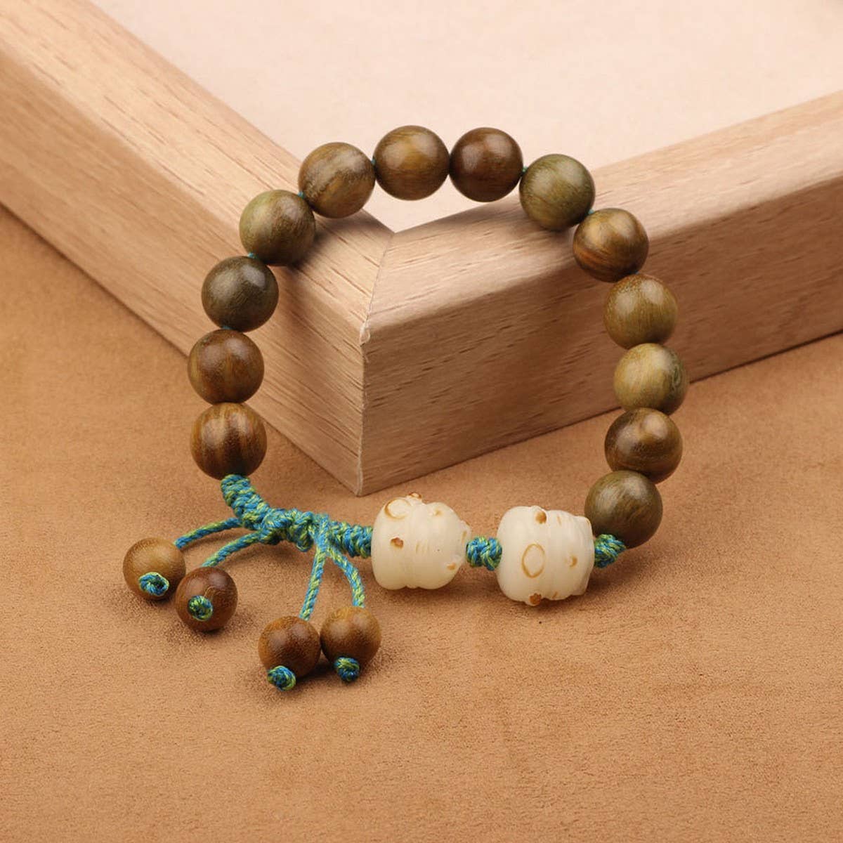 WOMEN'S GREEN SANDALWOOD BODHI BRACELET