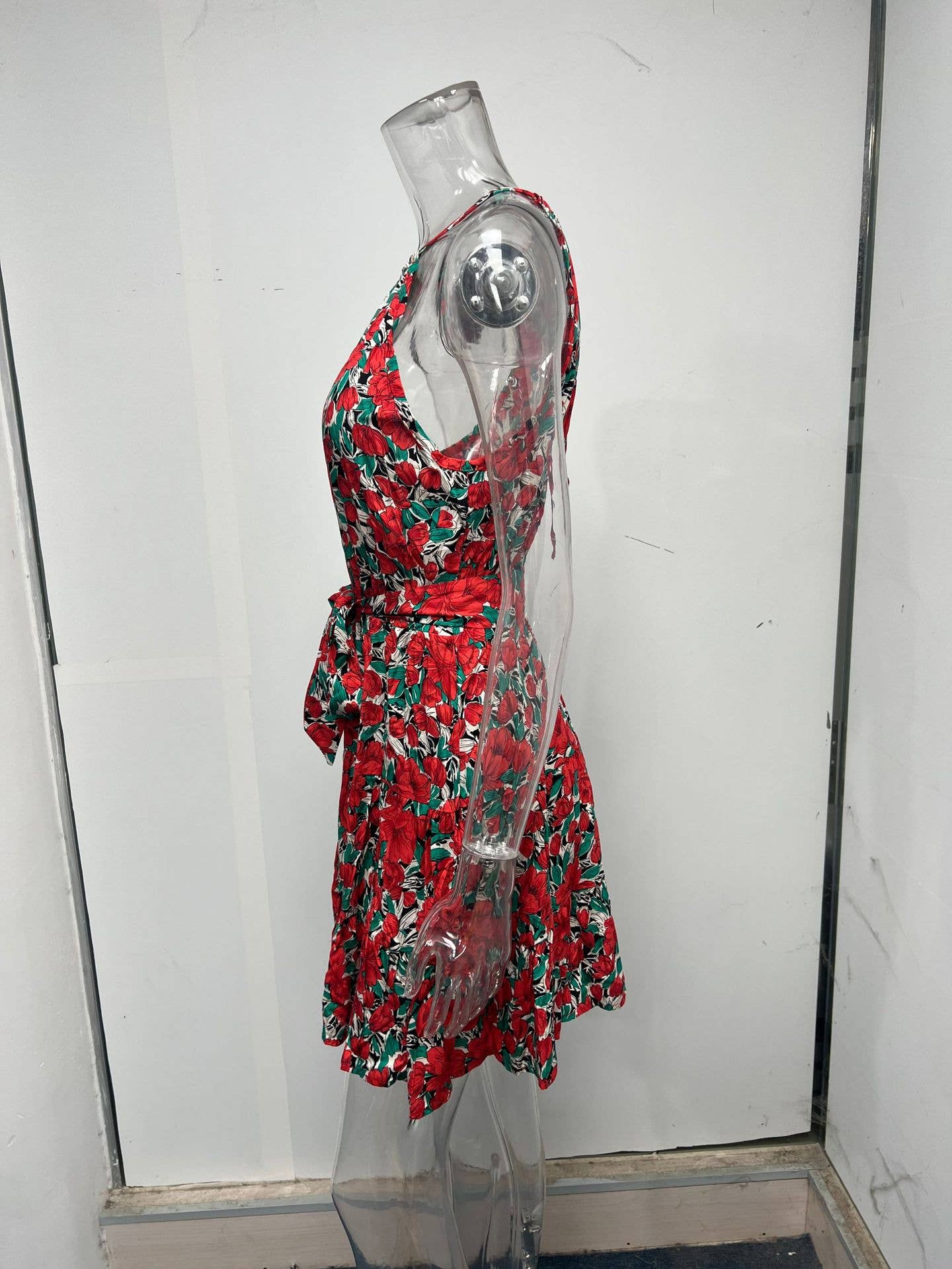 A lace-up ruffled large-swing floral dress