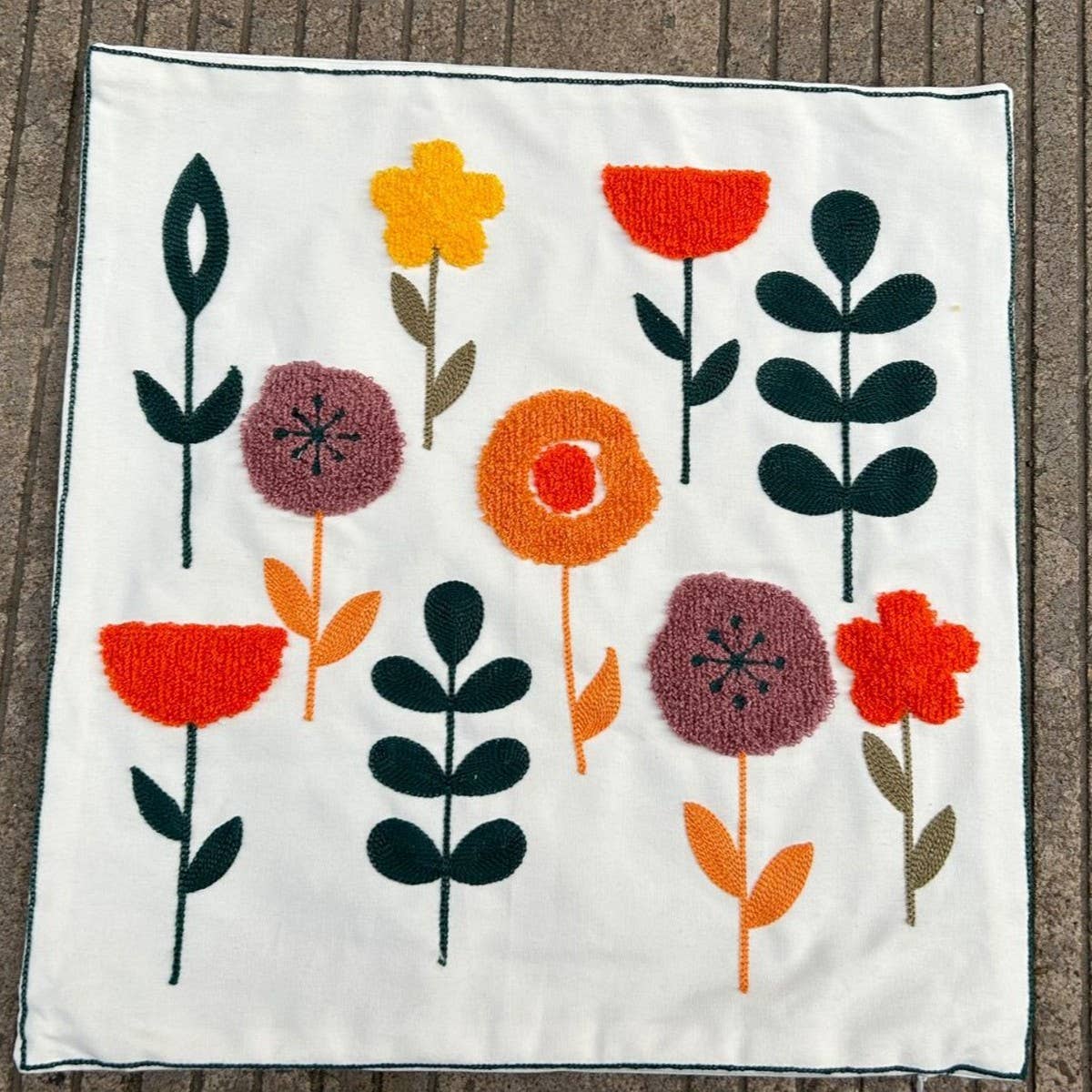 DAISY FLORAL TUFTED PILLOW COVER COTTAGE CHIC DECOR_CWMM7686