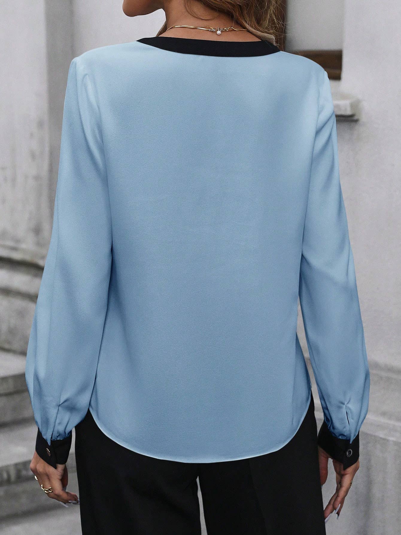 STYLISH V-NECK COMMUTER BUTTON-UP SHIRT