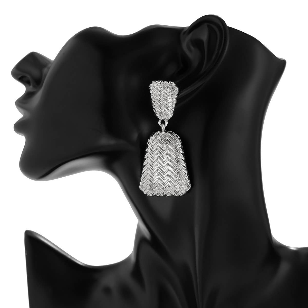 FASHIONABLE COMMUTING IRREGULAR TEXTURE EARRINGS