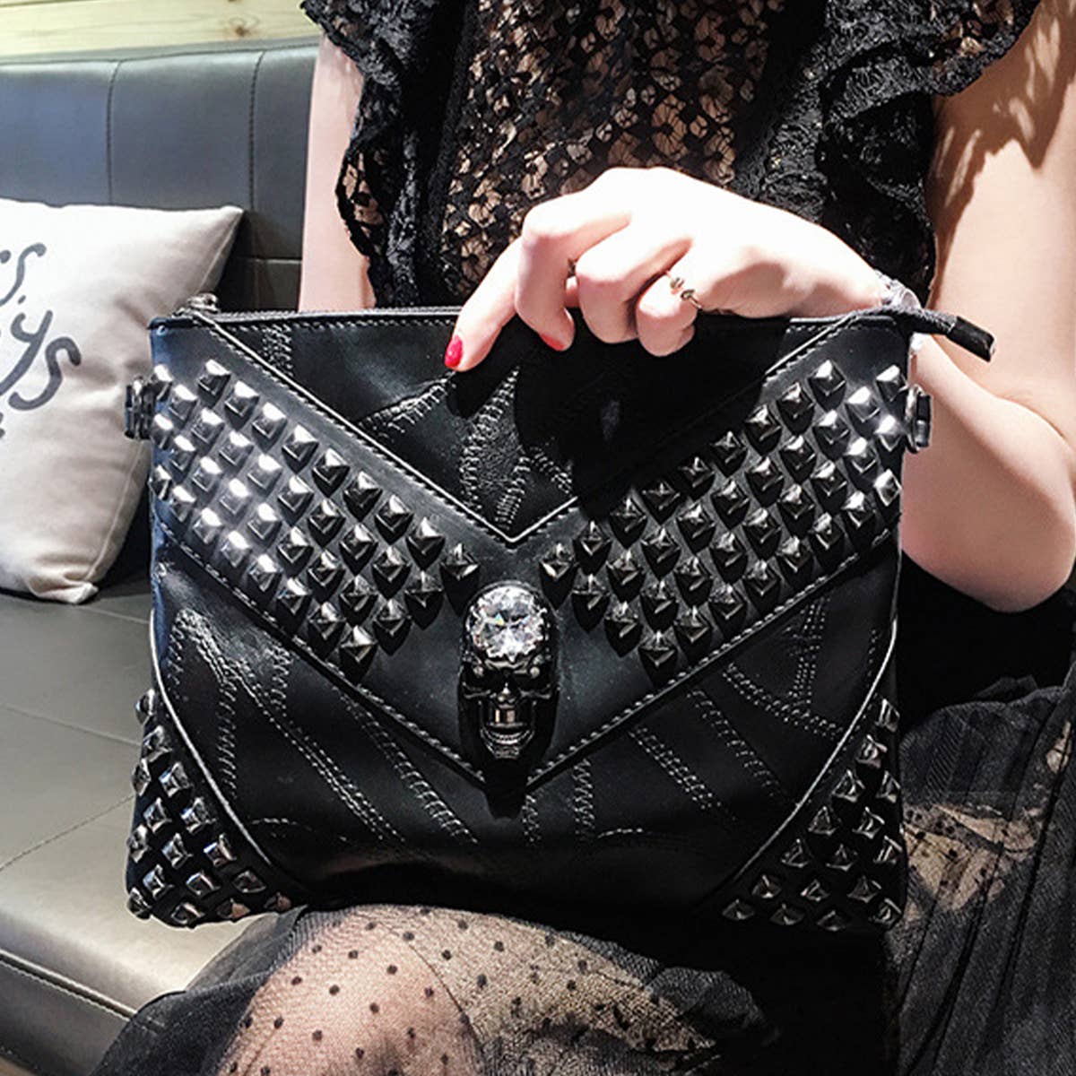 SKULL RIVET LARGE CAPACITY CLIP BAG CLUTCH BAG_CWAB1470