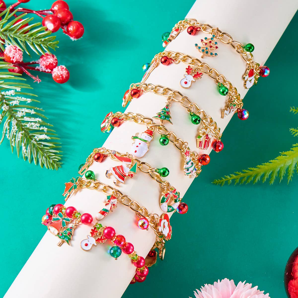 CHRISTMAS BELL WREATH PULL-OUT BRACELET