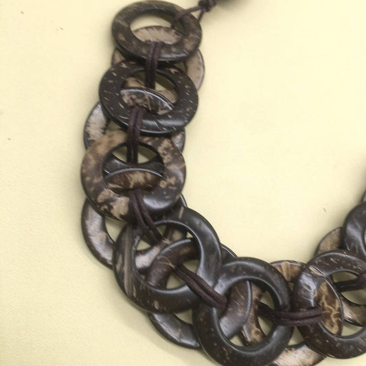 COCONUT SHELL HOLLOW INTERLOCKING BRAIDED NECKLACE