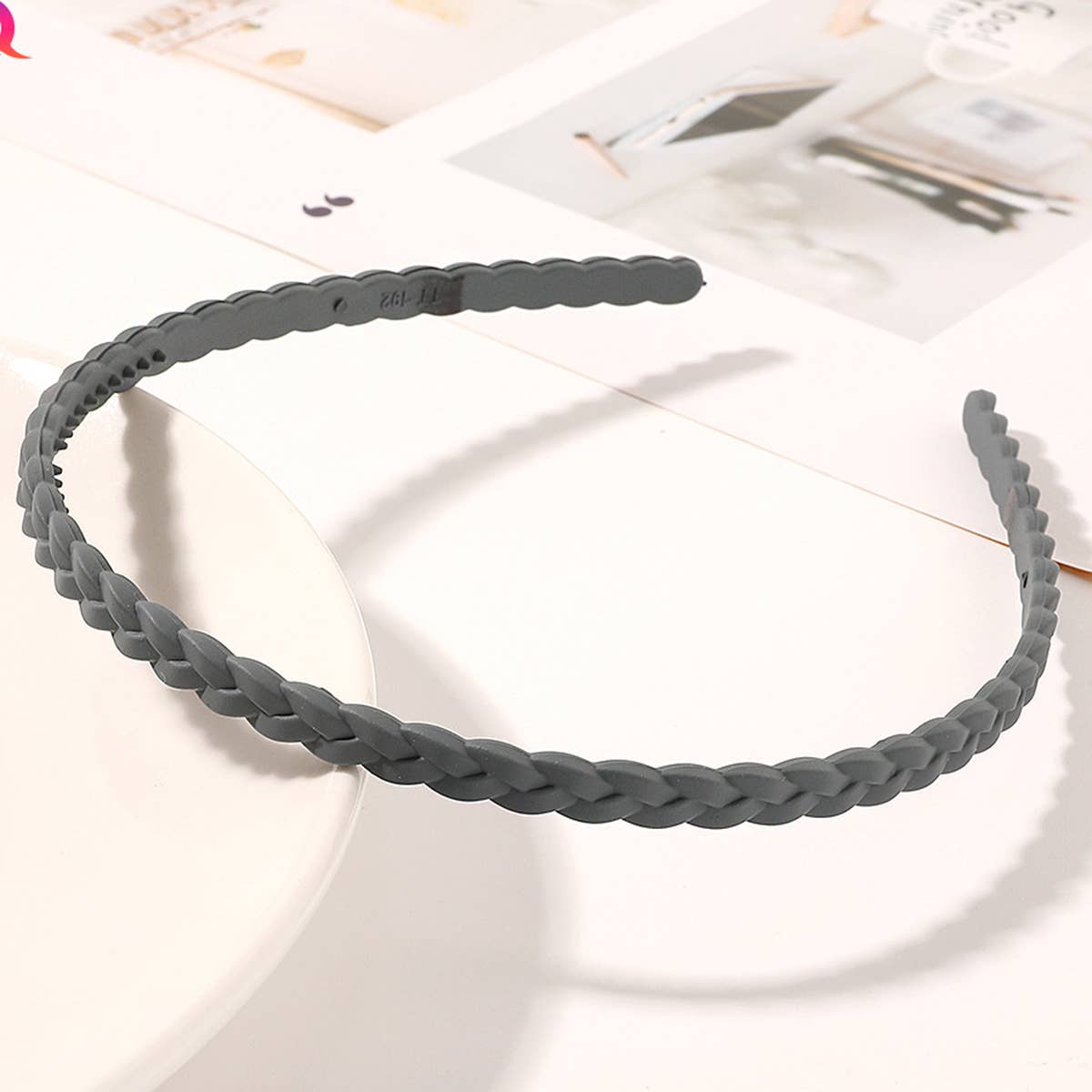 BRAIDED DESIGN HEADBAND_CWAHA0216