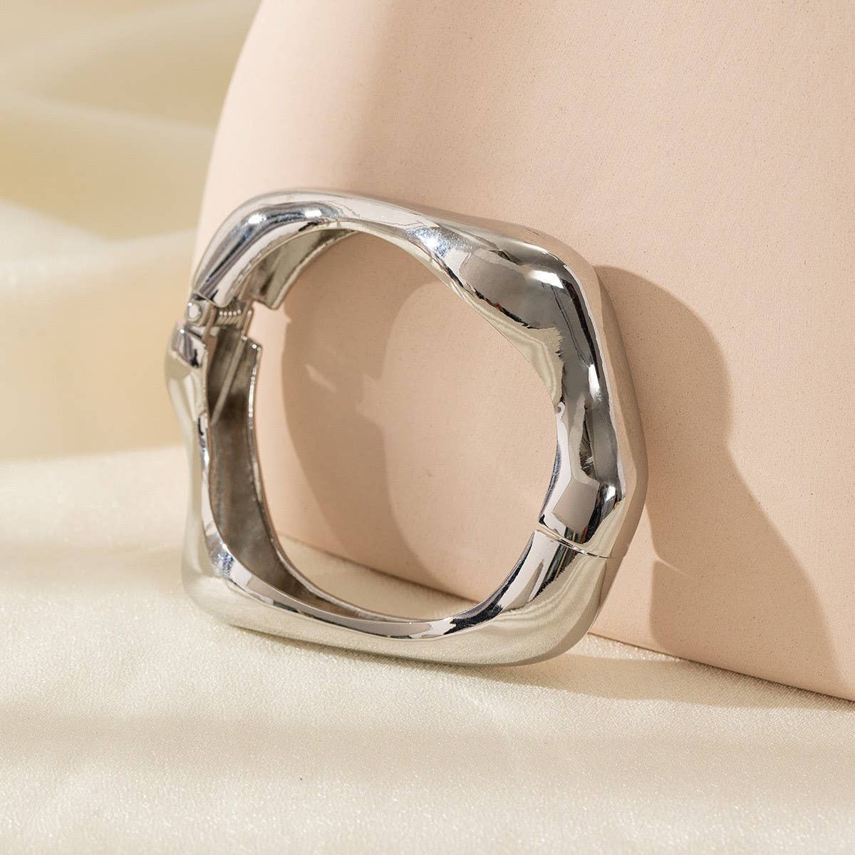 NEW FASHION TREND PERSONALIZED ALLOY BRACELET