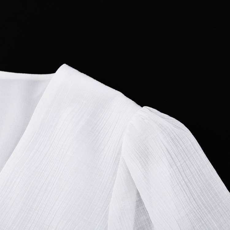 Slim slit skirt with puffy sleeves