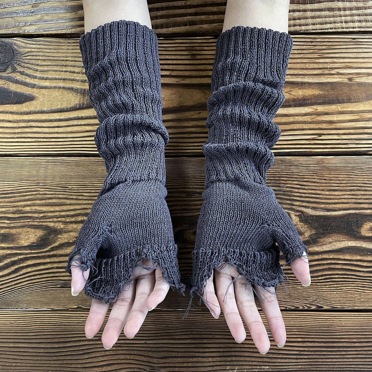 MID-LENGTH SOLID COLOR UNISEX GLOVES