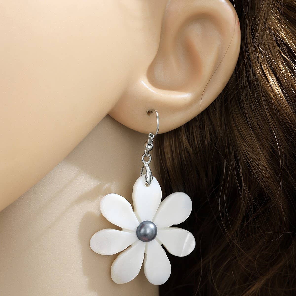 NEW FASHION ACRYLIC FLOWER WHITE SHELL EARRINGS