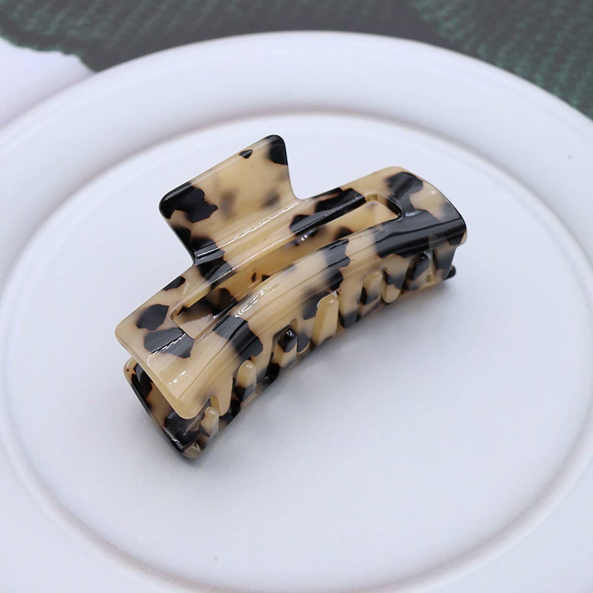 Acetate Leopard Hair Claw - Hollow Tortoise Clip_CWAHA2608