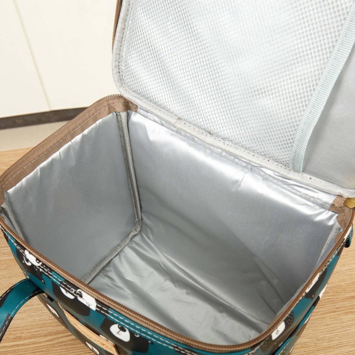 PORTABLE CARTOON MULTIFUNCTIONAL INSULATION BAG_CWAB1741