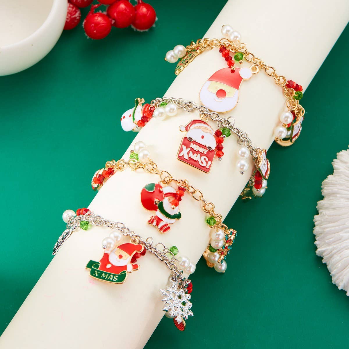 CWAJE2512_SANTA CLAUS RICE BEAD PENDANT BRACELET