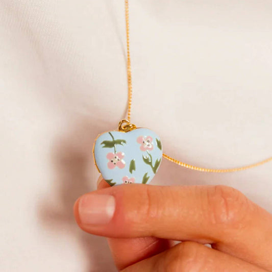 18K Gold Locket Necklace ??Enamel Heart Design_CWMM6953
