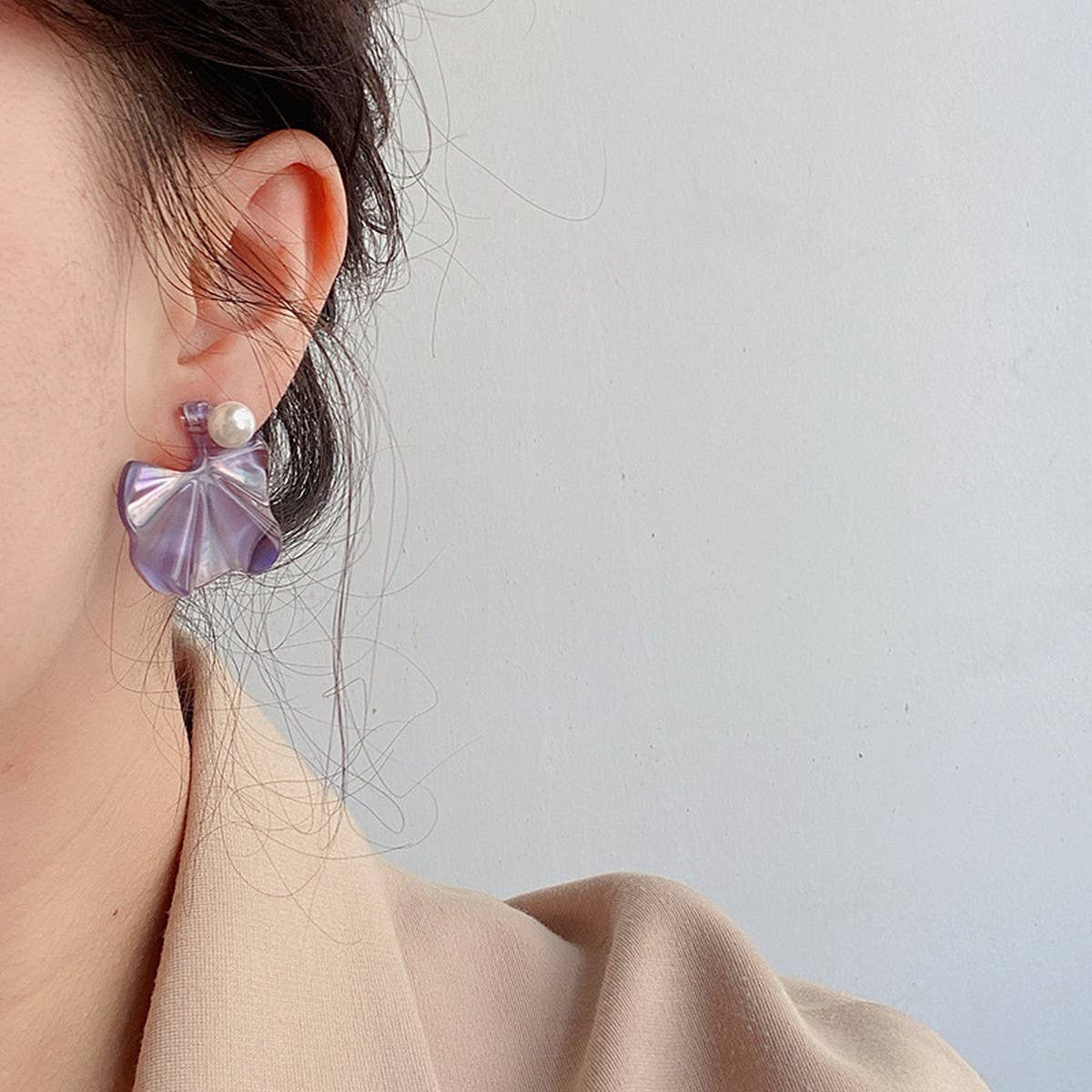 WAVE PLEATED THREE-DIMENSIONAL EARRINGS