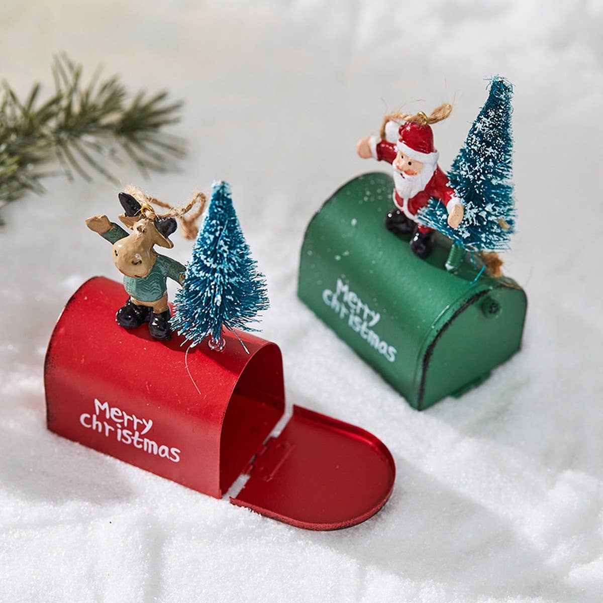 CWMM10416_2025 CHRISTMAS  HOUSE MAILBOX DECOR DISPLAY