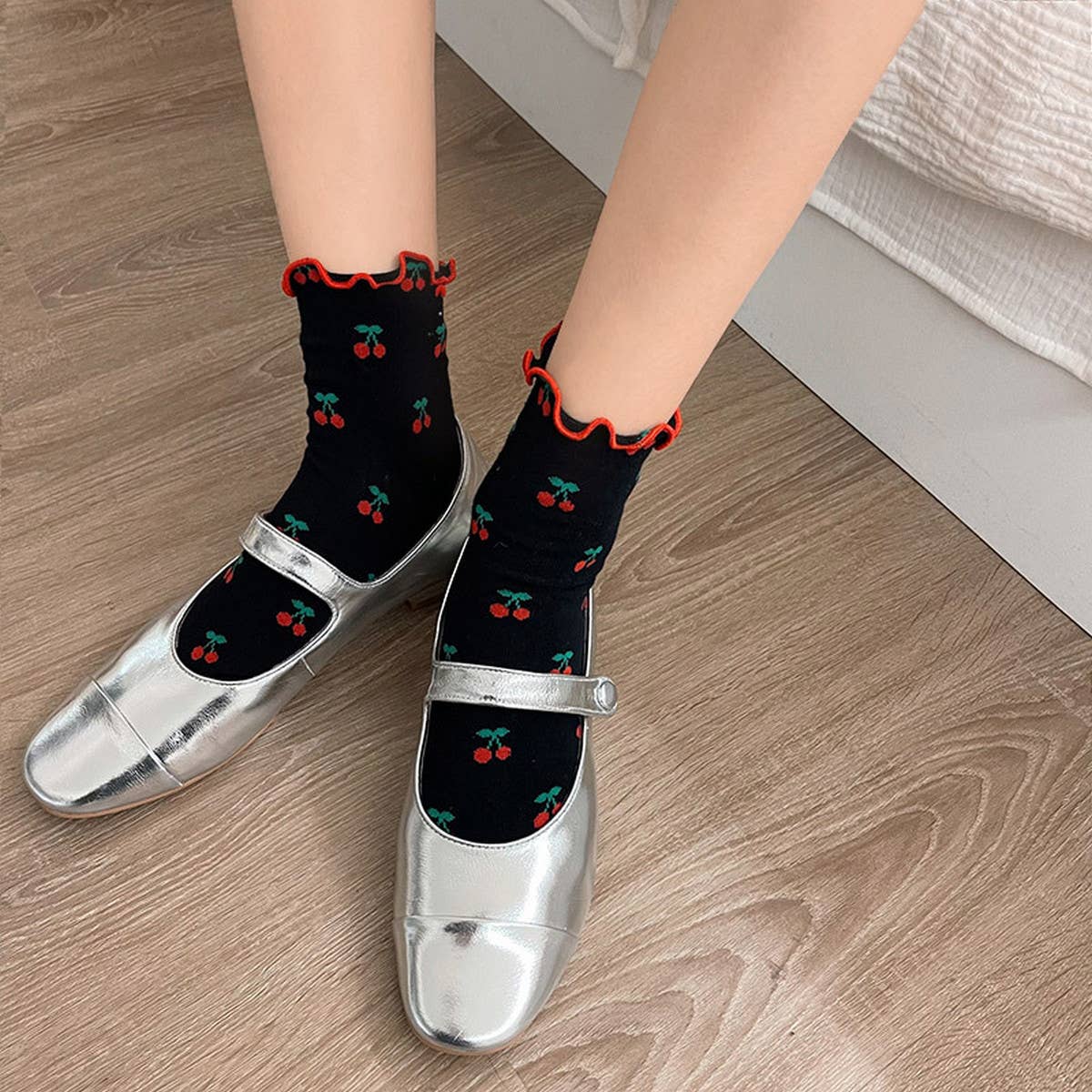 NEW ARRIVAL FOR WOMEN CUTE CHERRY COTTON SOCKS
