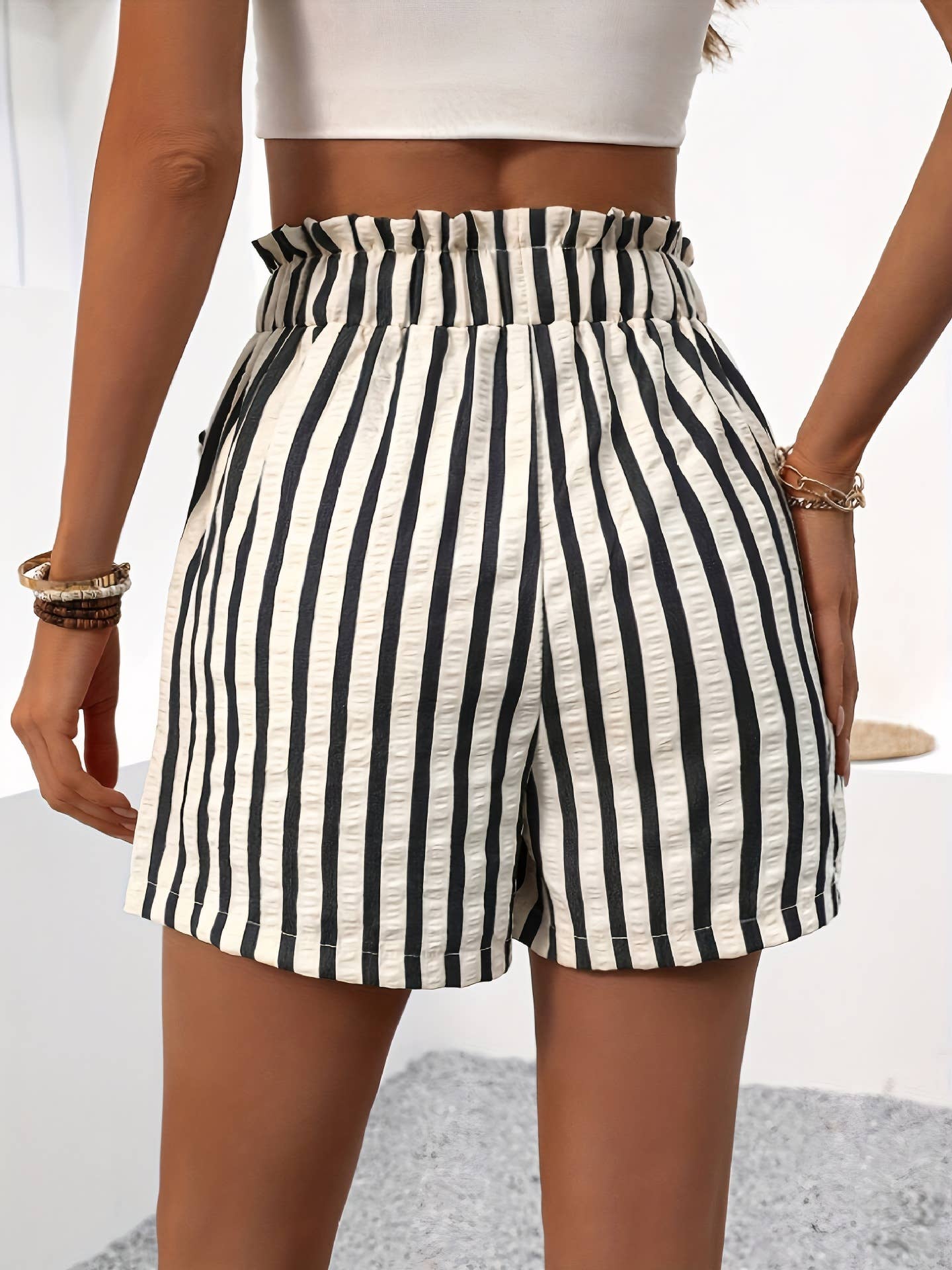 Straight-leg,high-waisted wide-leg loose shorts