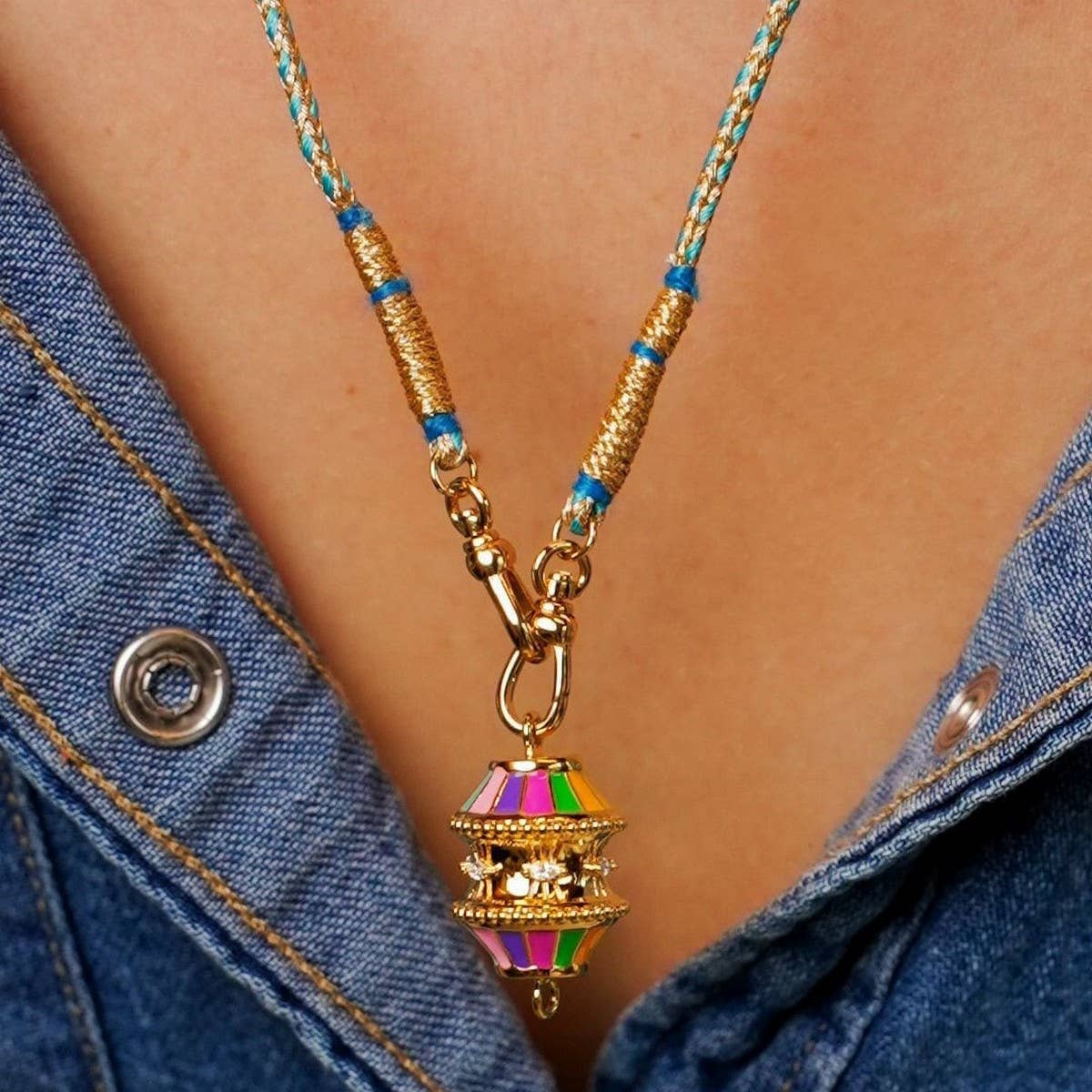 CREATIVE DOPAMINE TWIST IRREGULAR NECKLACE