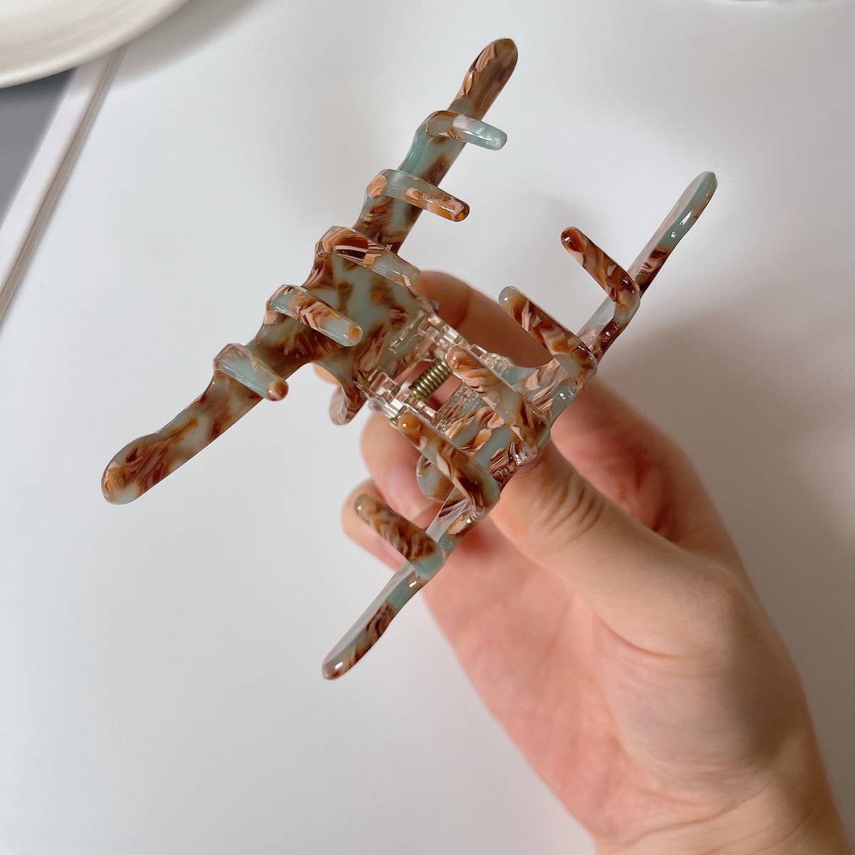 MEDIUM CURVED LINE ACETATE HAIRPIN CLIP_CWAHA1323