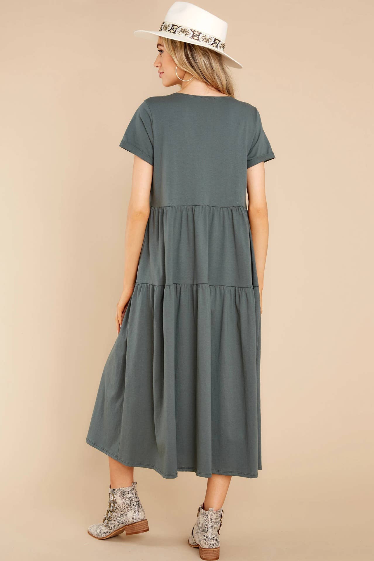V-neck single-breasted pleated loose long dress