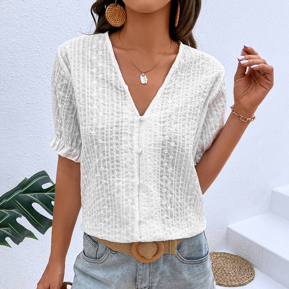 V-neck semi-transparent single-breasted T-shirt