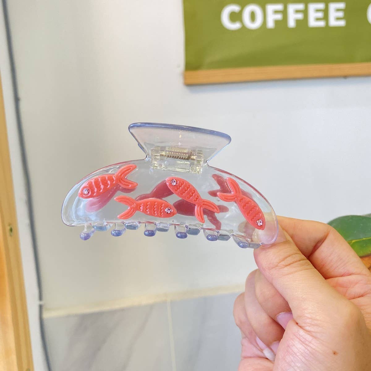 Clear Acetate Fish Hair Claw - Cute INS Style Clip_CWAHA0557