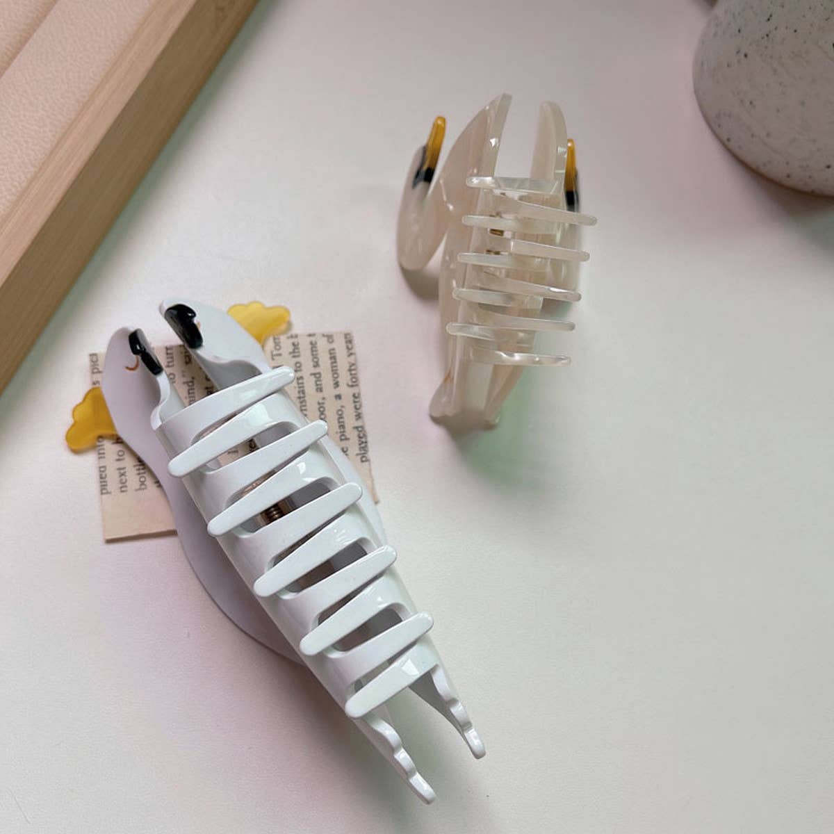 ANIMAL COLORFUL PARROT BIRD HAIR CLIP_CWAHA1336