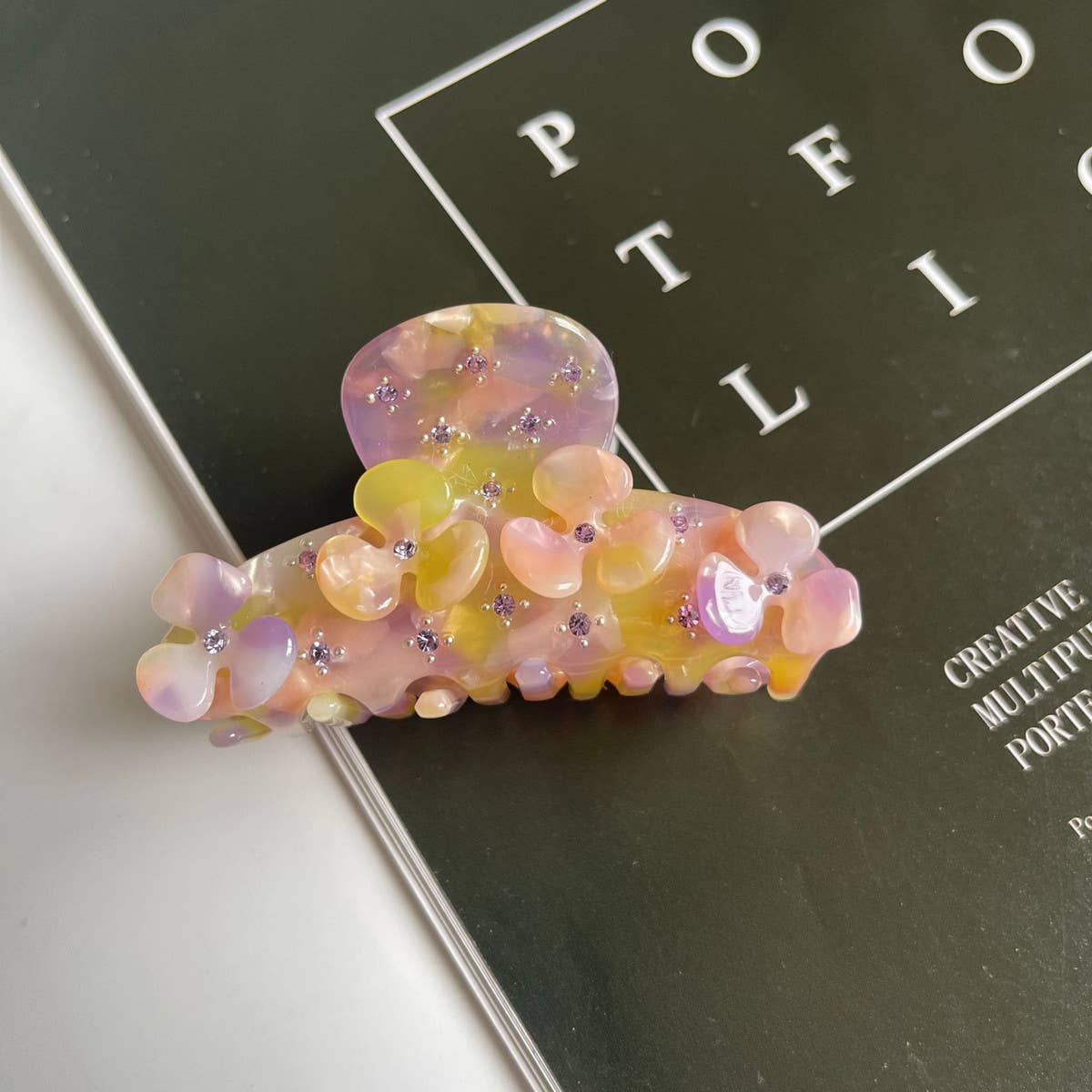 Vintage Rhinestone Acetate Floral Claw Hair Clip_CWAHA1346