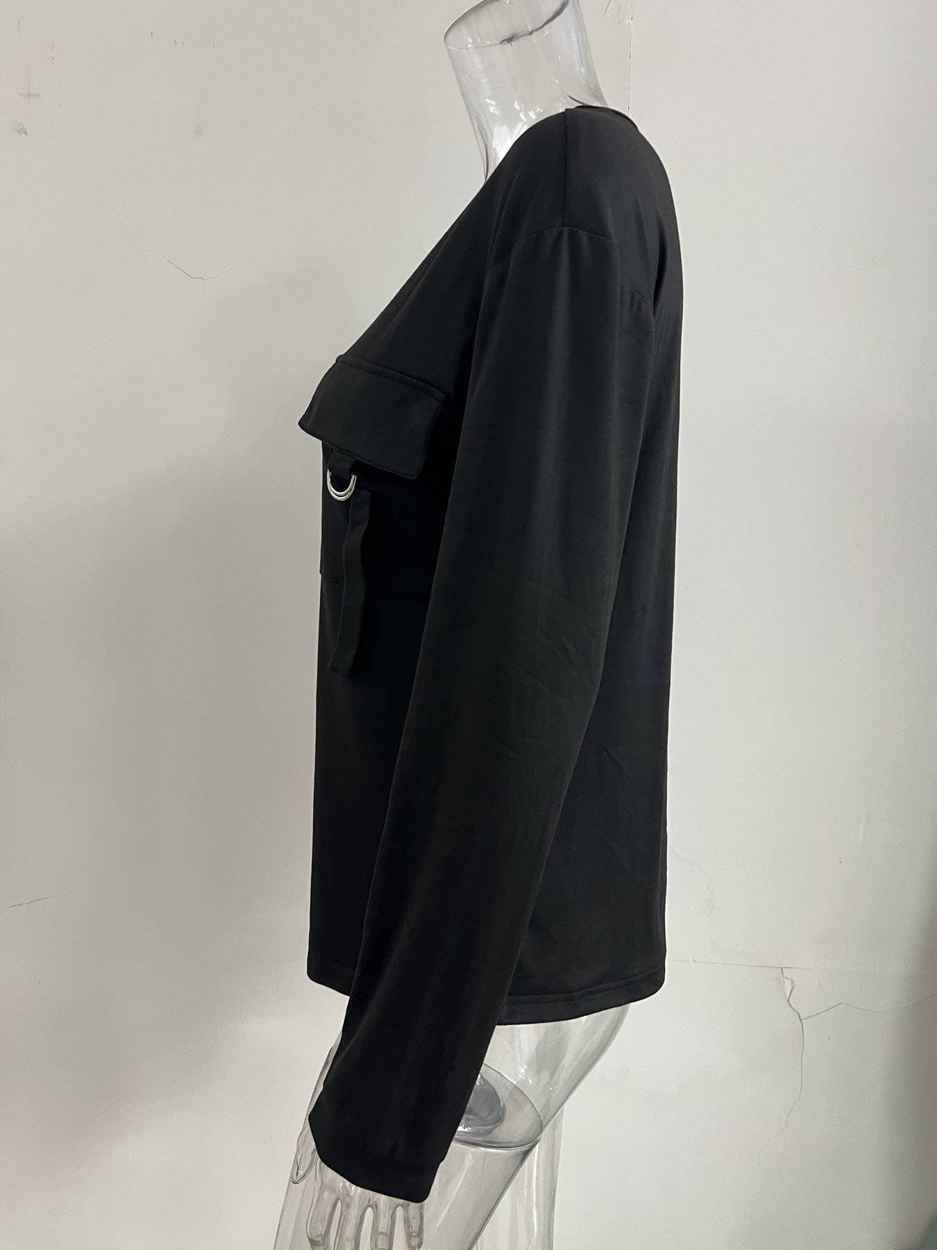 V-neck solid-color pocket long-sleeved top