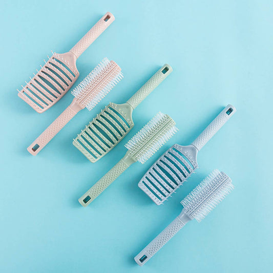 LARGE CURVED COMB WITH FLUFFY HAIR ROOTS_CWMM0932