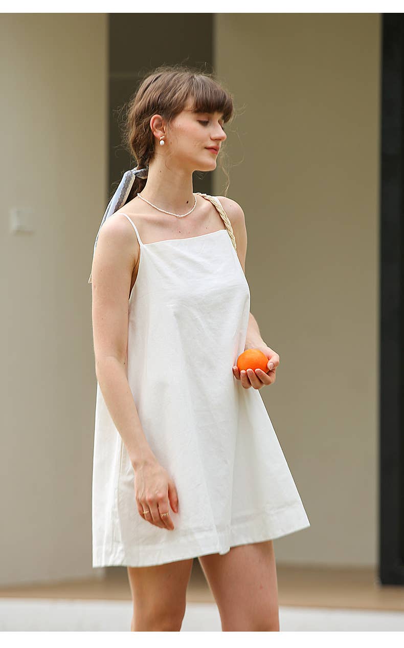 Loose niche short sleeveless halter skirt