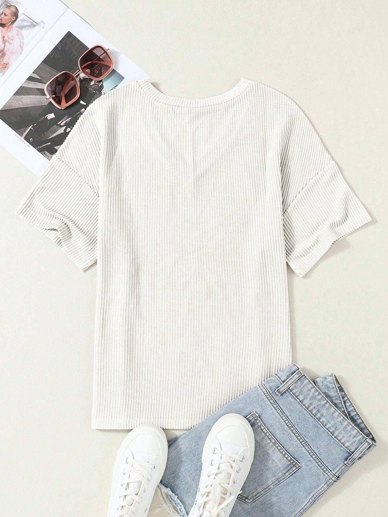 Stylish two-tone twist bullet pocket V-neck top