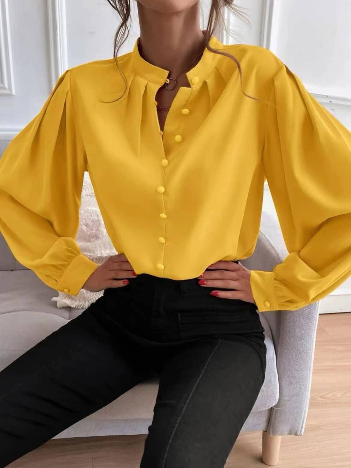 Solid-color long-sleeved single-breasted shirt