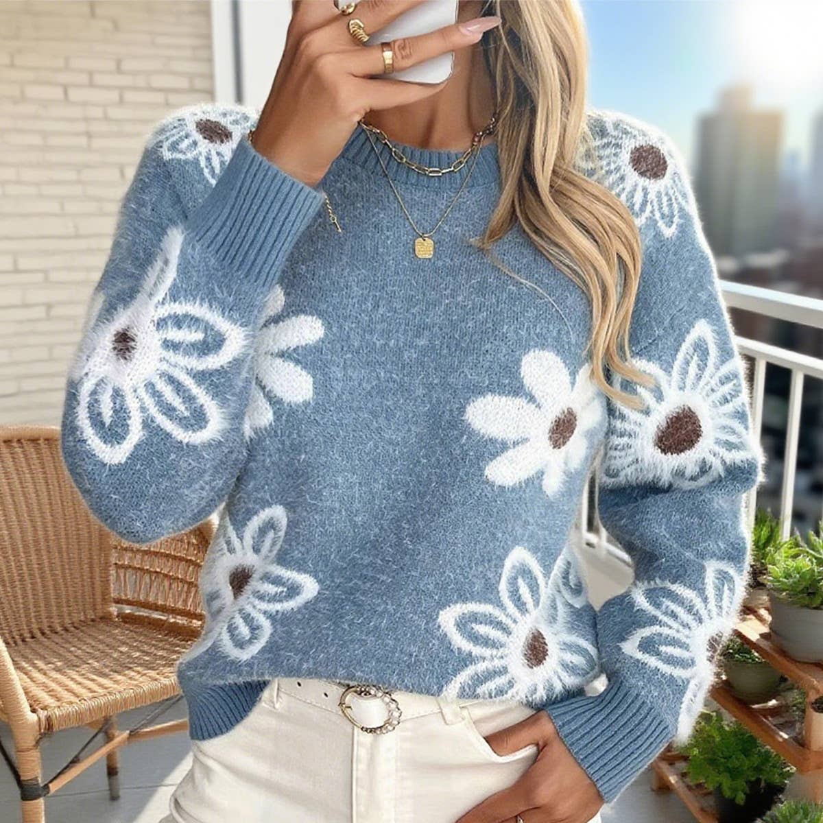 Fashionable and elegant floral knitted sweater