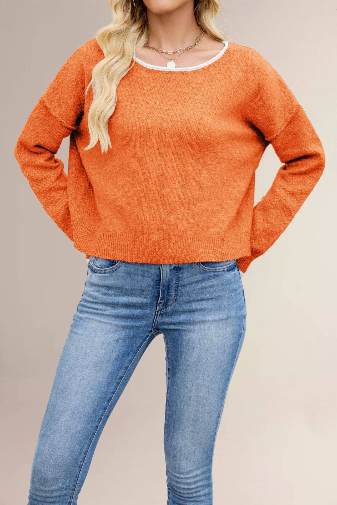 Round-neck,color-blocked loose pullover sweater