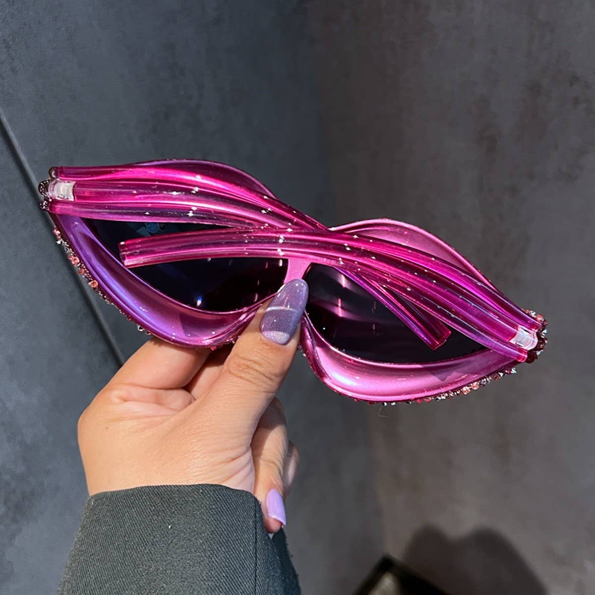 PERSONALIZED FASHIONABLE DIAMOND WAVE SUNGLASSES_CWASG0801