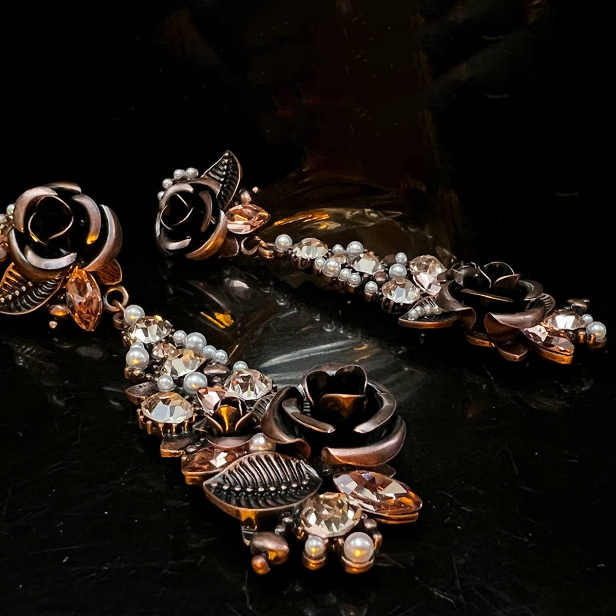 NEW VINTAGE ANTIQUE BRONZE FLOWER EARRINGS_CWAJE1106