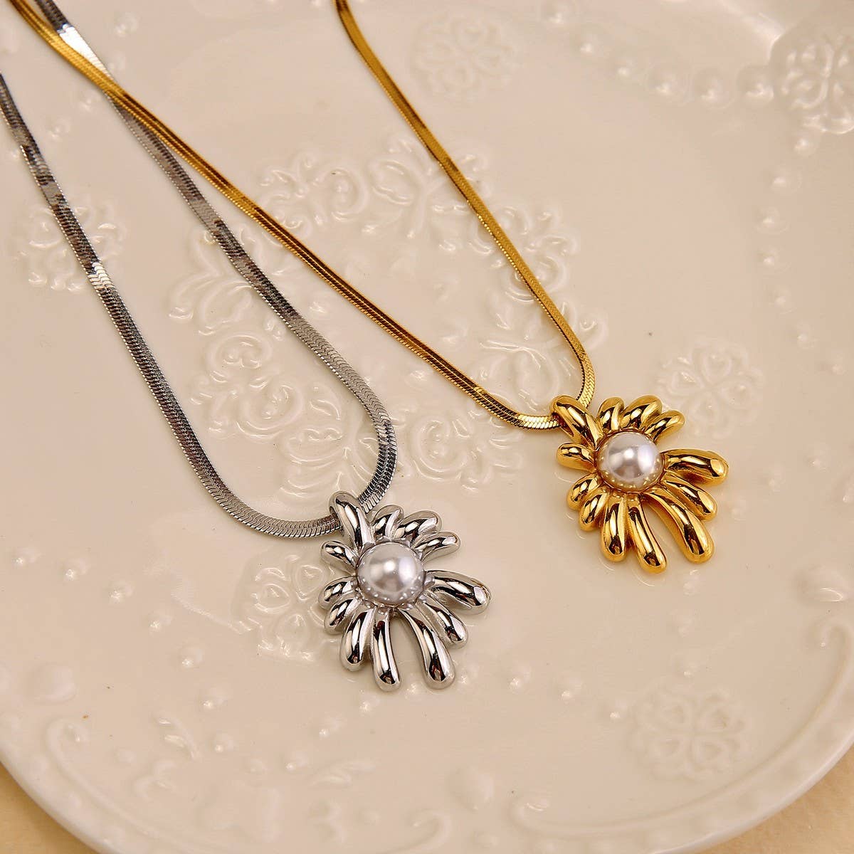 Solid Sunflower Necklace with Pearl Snake Chain_CWMM8879