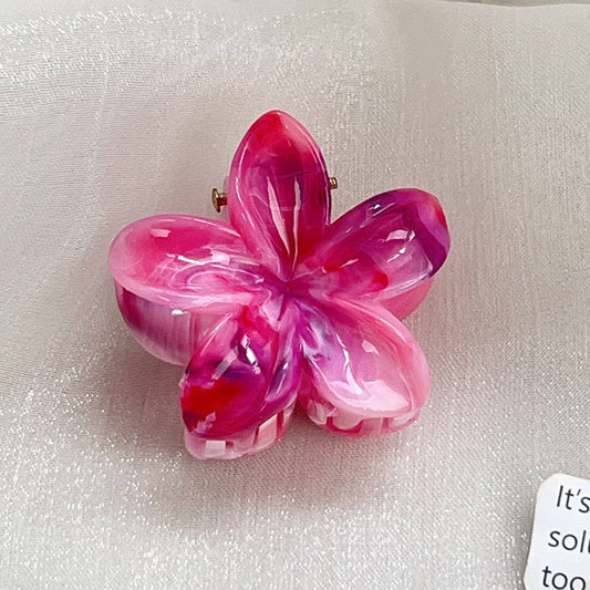 Light-colored egg flower, fresh and sweet grab