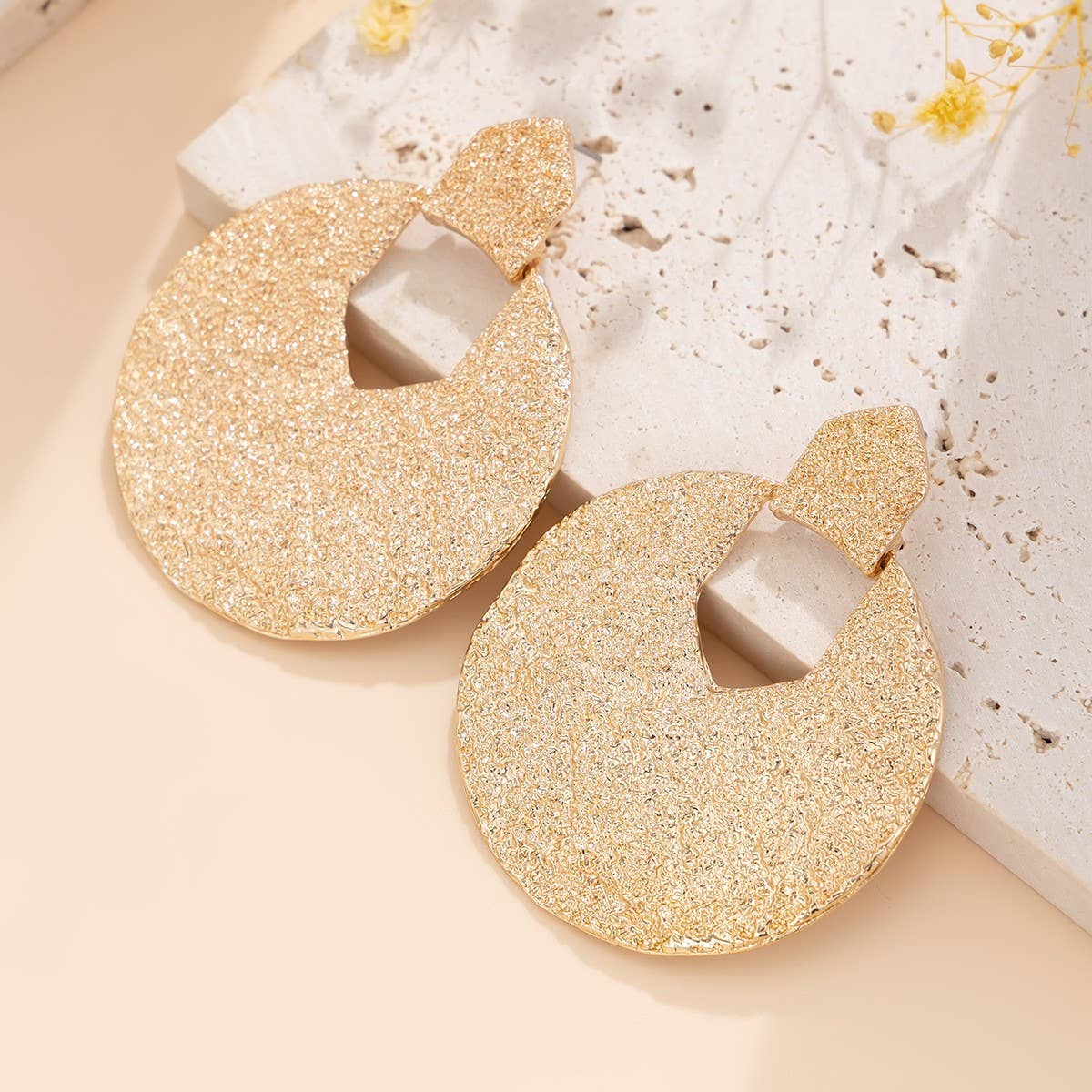 FASHIONABLE COMMUTING IRREGULAR TEXTURE EARRINGS