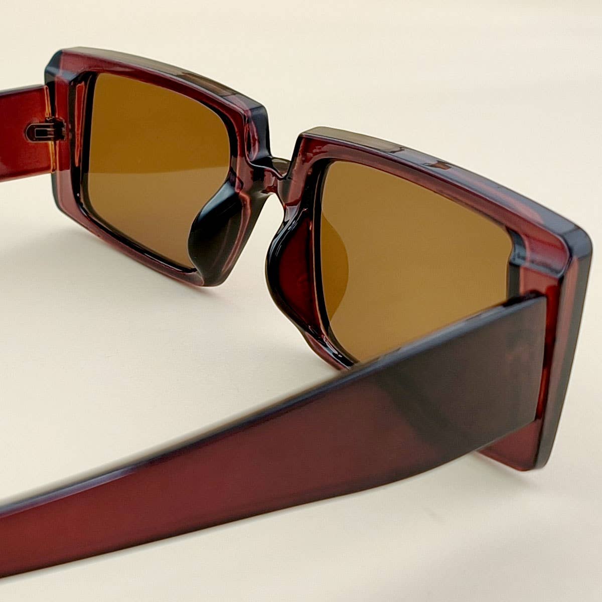 CLASSIC SQUARE SUNGLASSES