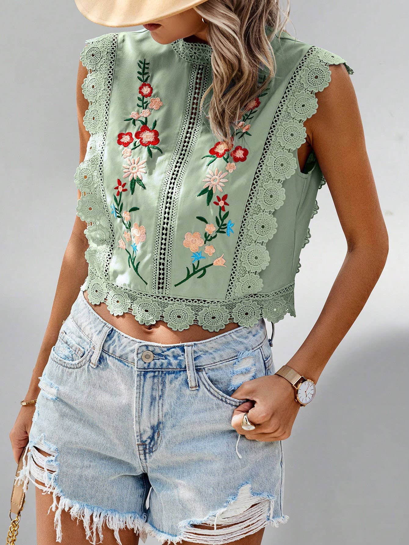 Lace embroidered round-neck hollowed-out T-shirt