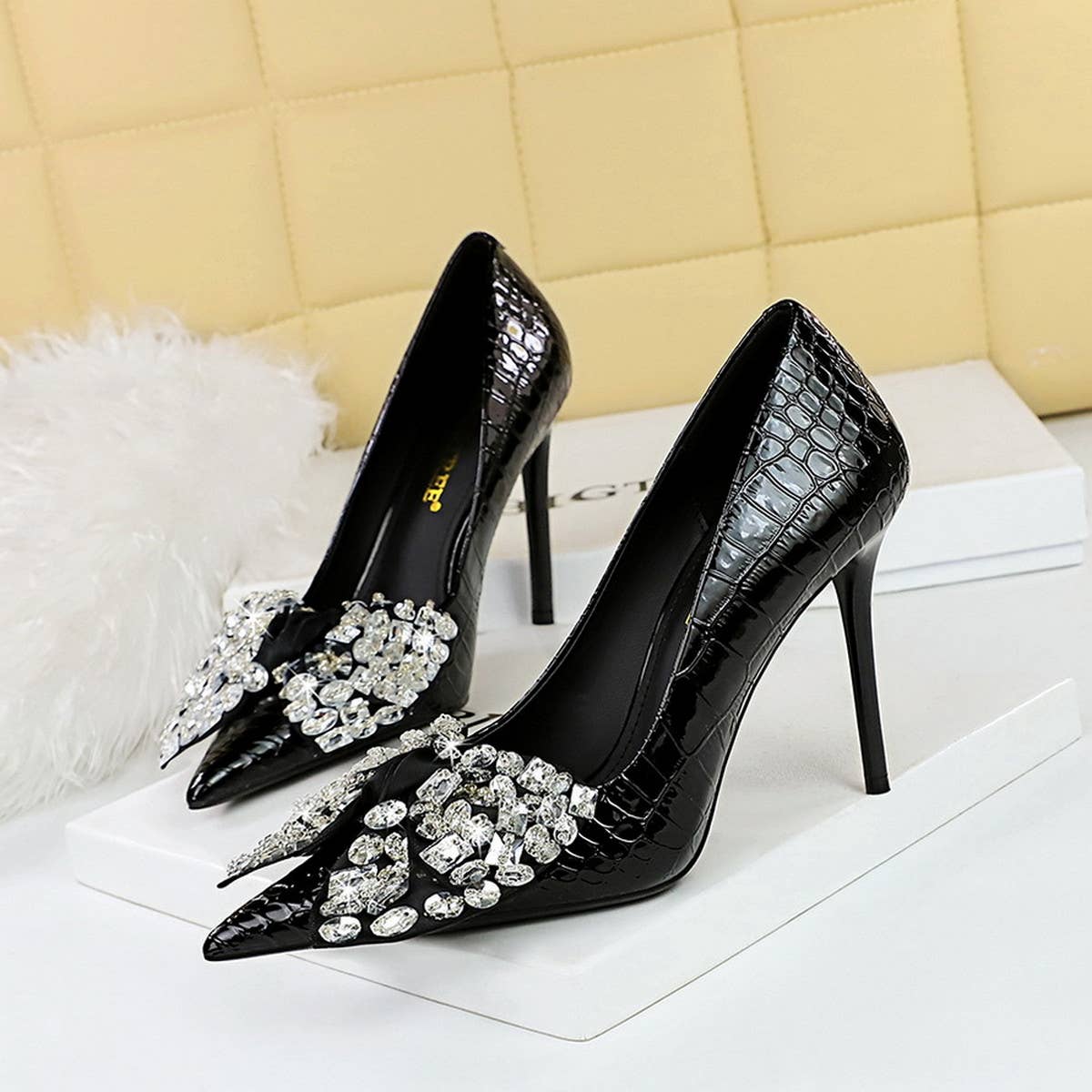 SHALLOW POINTED TOE RHINESTONE BOW HIGH HEELS