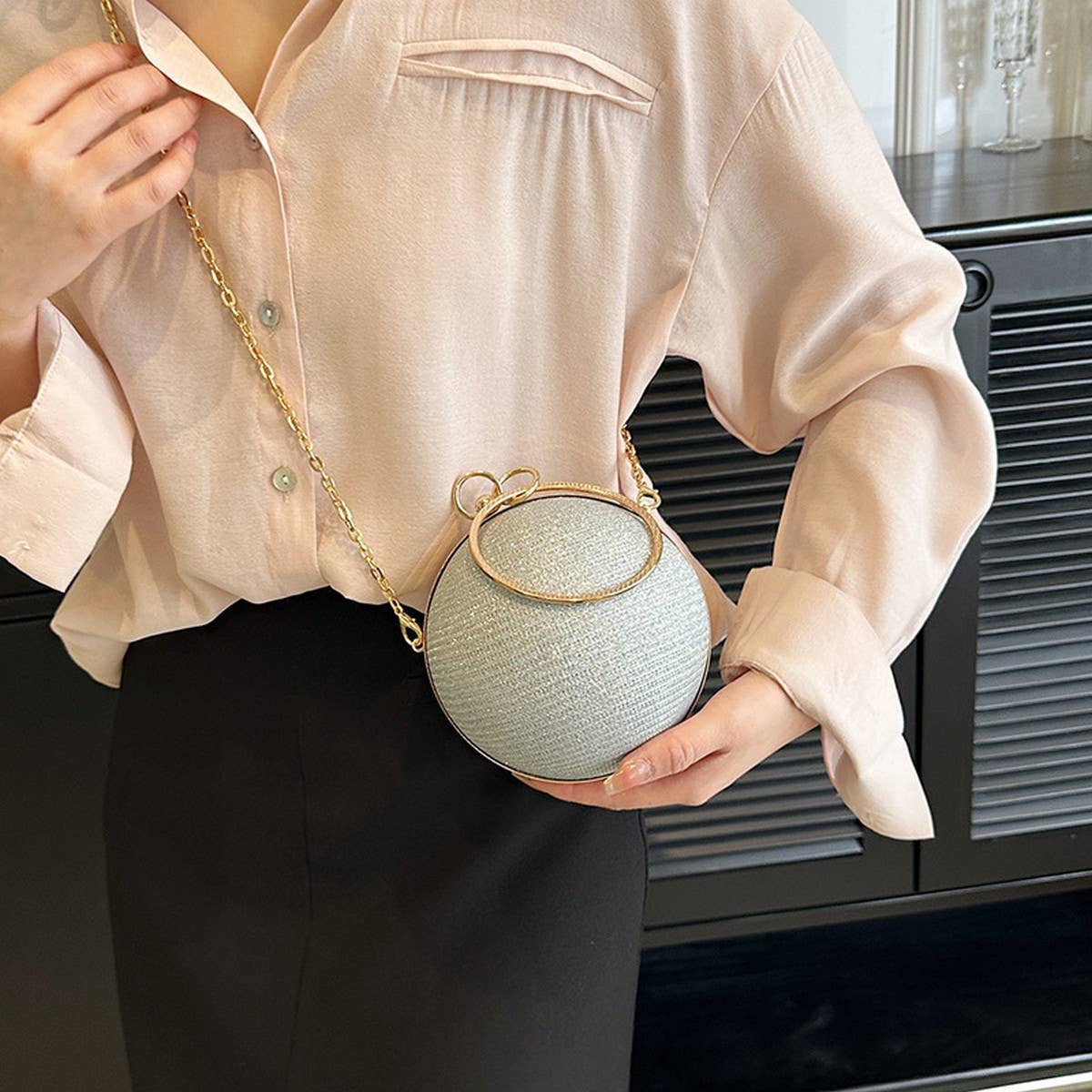 DIAMOND-STUDDED SPHERICAL  EVENING BAG CLUTCH _CWAB3247