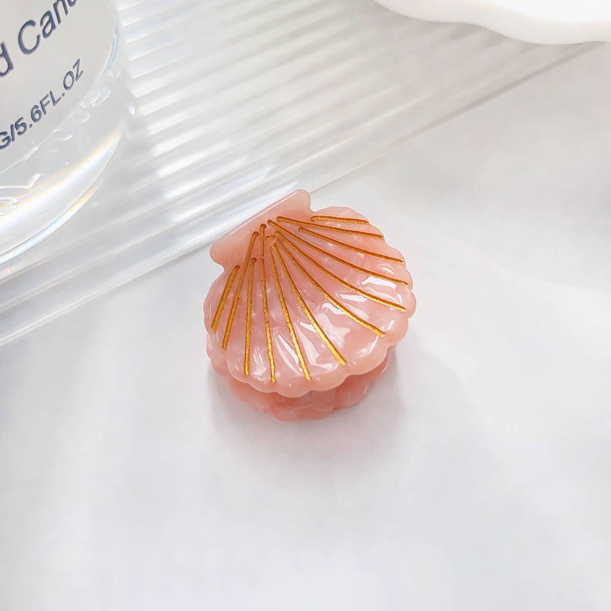 Cute mini gradient color shell acetic acid gripper