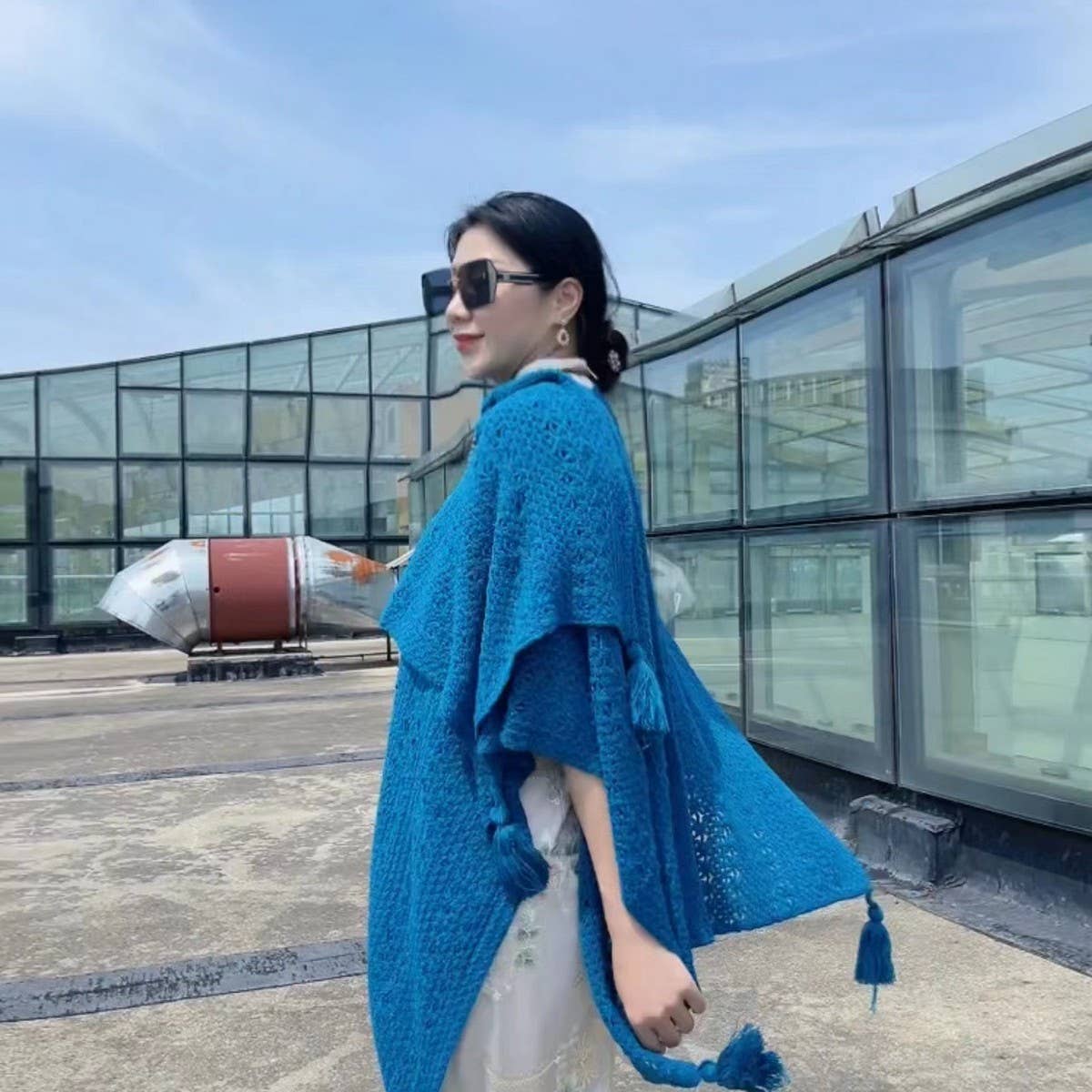 CWASC1795_VINTAGE HOLLOW KNITTED TASSEL SLIT SHAWL